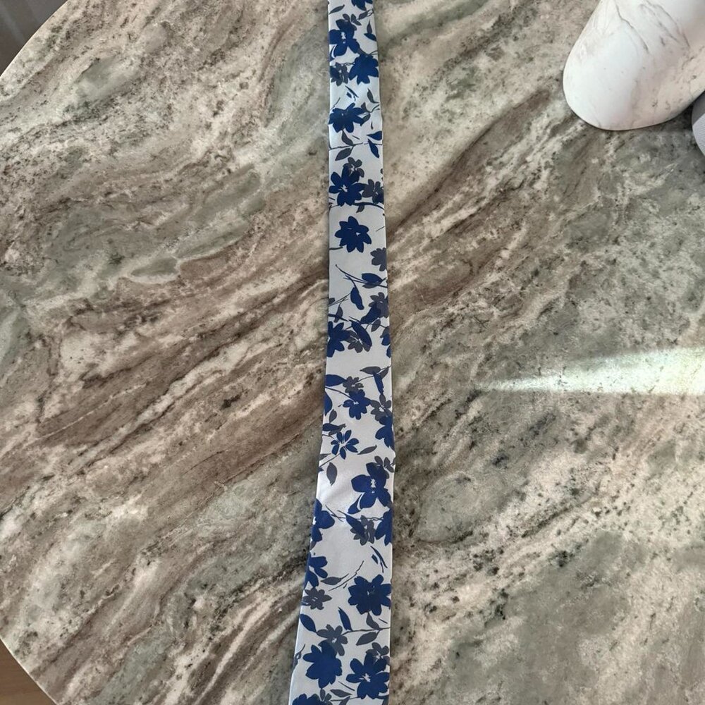 Theory Men's Classic Tie - Floral Blue - 70% OFF (MSRP $115) - New no Tag (RARE)